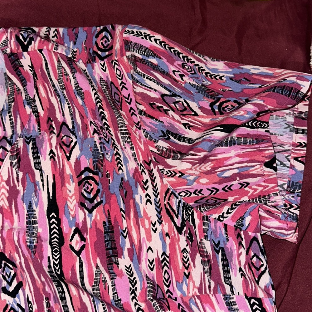 Beautiful medium scrub 👚 - Picture 2 of 7